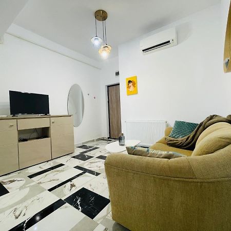 Family Apartment Near Palas Mall Iasi Exterior photo